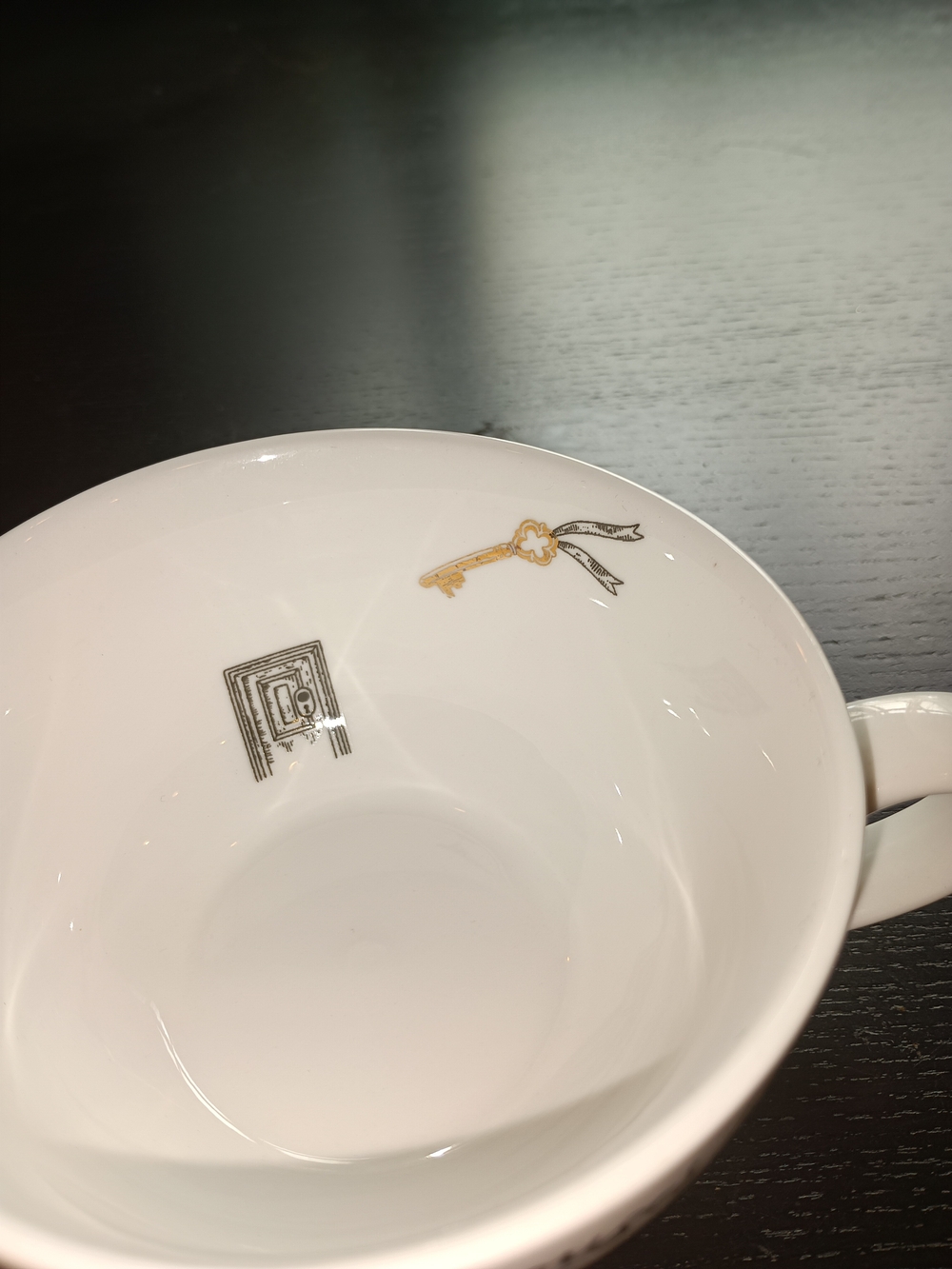 Alice In Wonderland Tea For One Set - Picture 6 of 12